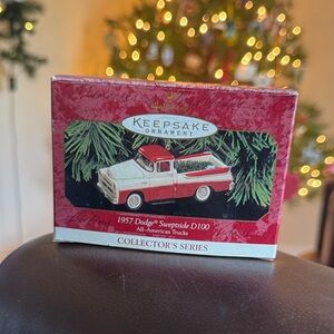 1999 Hallmark Keepsake All-American Trucks 1957 Dodge Sweptside D100
